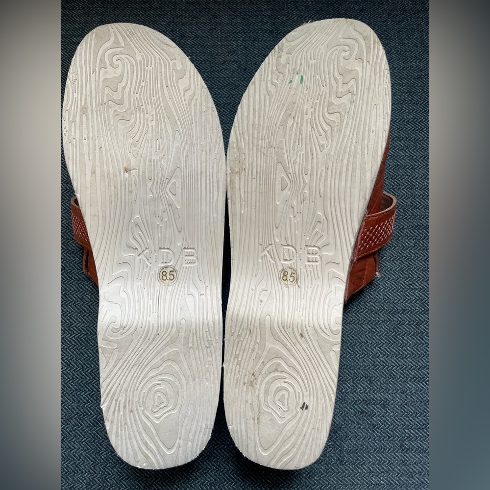 Kelsi Dagger Brooklyn Carve Mule Clog - Picture 9 of 10